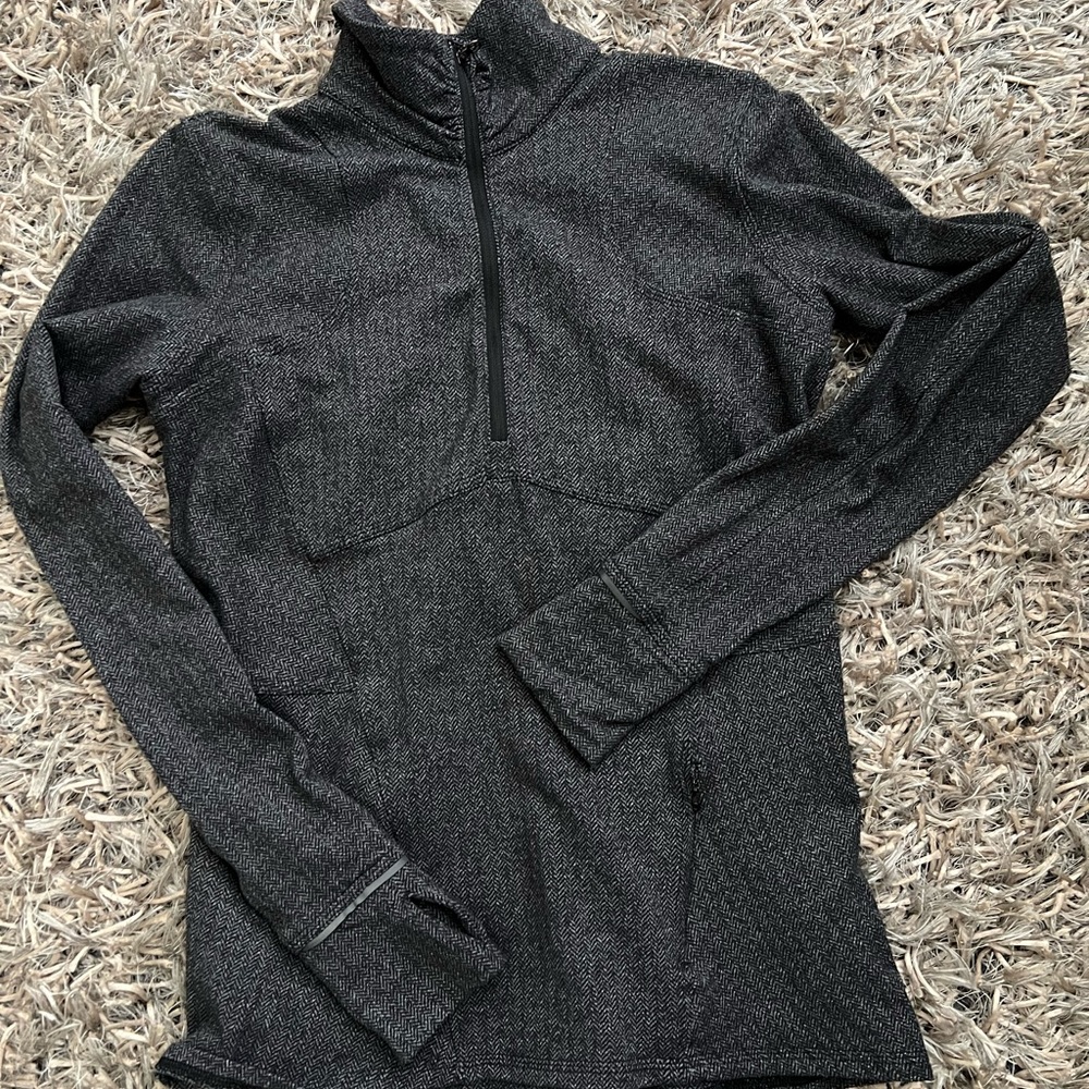 Vintage Lulu 1/2 zip. Great condition.